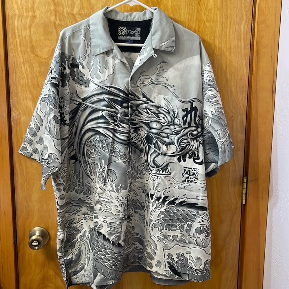 Vintage Dragon shirt. Size XL